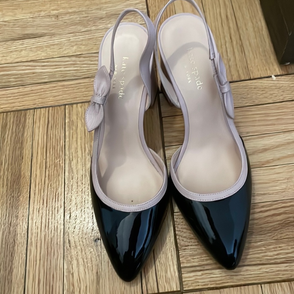 Lightly used Kate spade size 8.5 Adelaide pumps